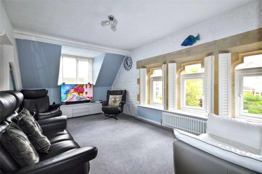 Property photo 2 of 12 Picture No. 20