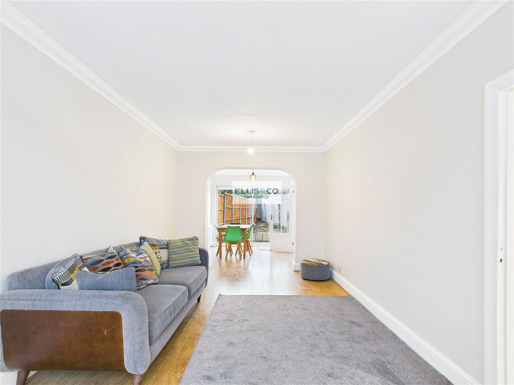 Property photo 3 of 12 Picture No. 11