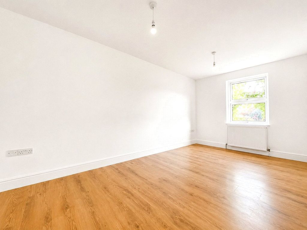 Property photo 3 of 6 Picture No. 07