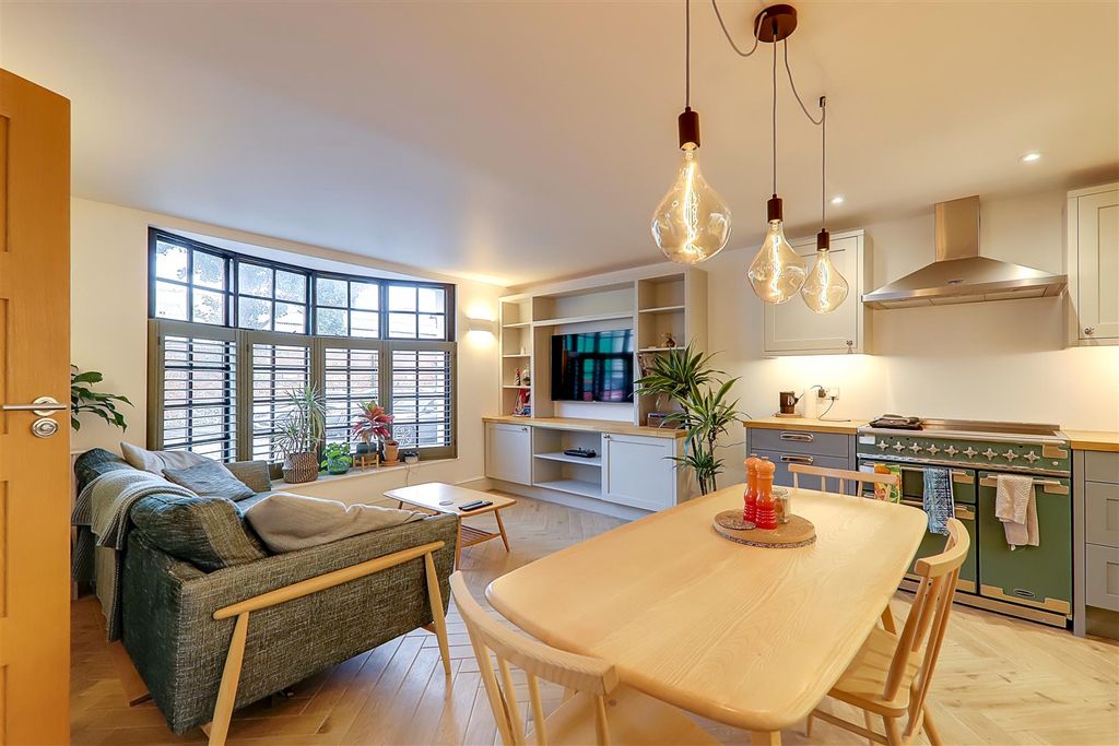 Property photo 2 of 14 Img_0125-Img_0127.Jpg