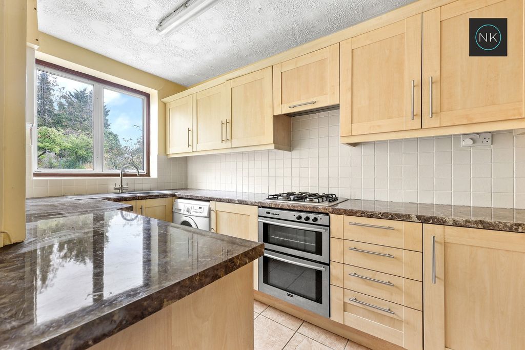 Property photo 3 of 26 4607116