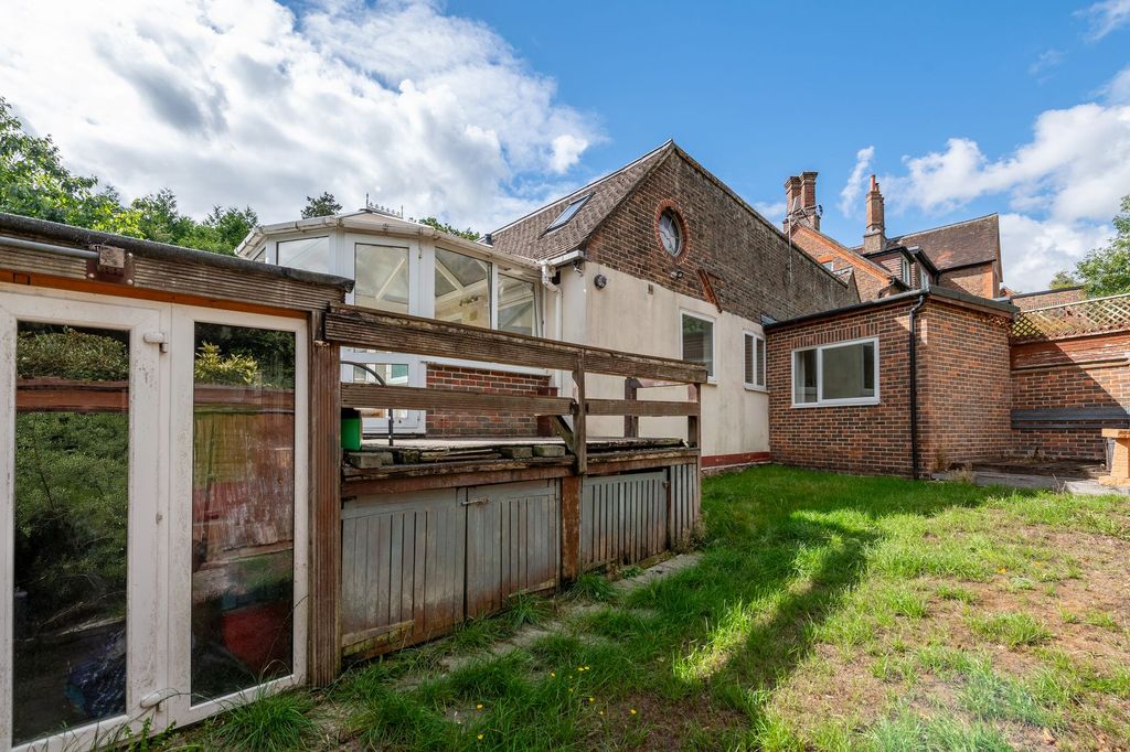 Property photo 2 of 25
