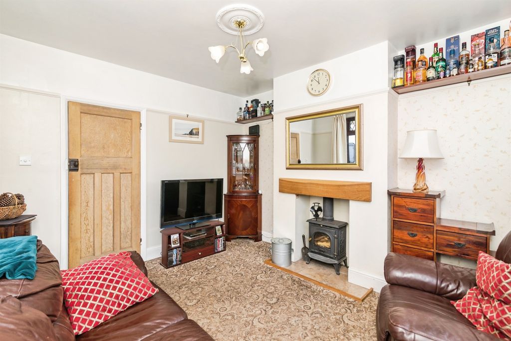 Property photo 2 of 20