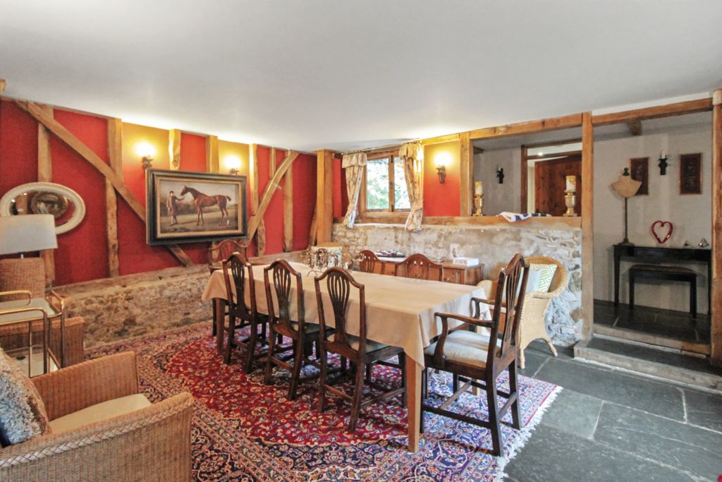 Property photo 3 of 14