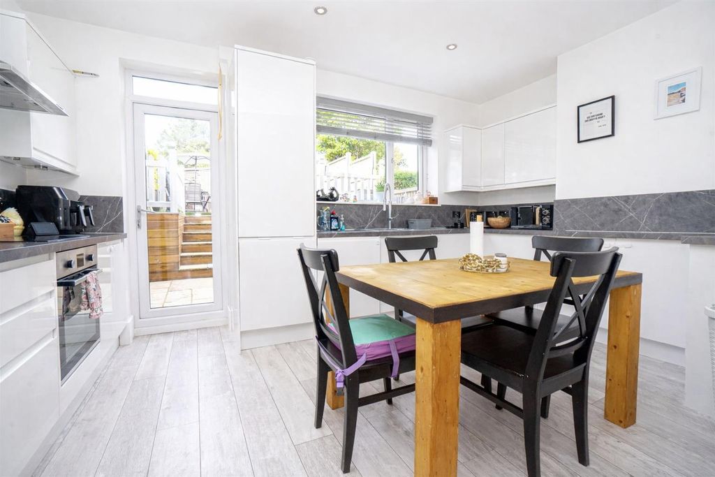 Property photo 2 of 24 5B0c55E0-9797-40Cb-B14d-7146B6F12Ed6.Png