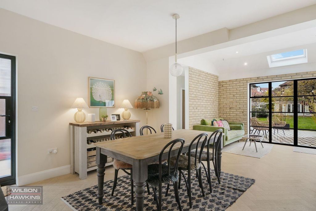 Property photo 3 of 19