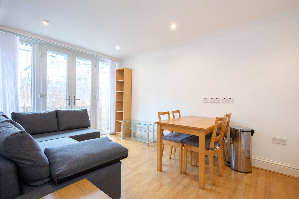 Property photo 3 of 9 Picture No. 07