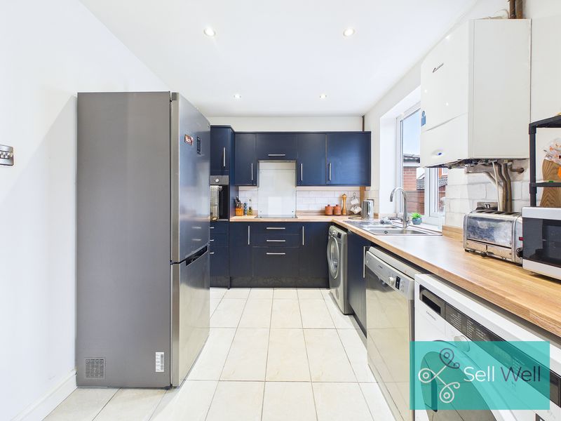 Property photo 3 of 20 Kitchen