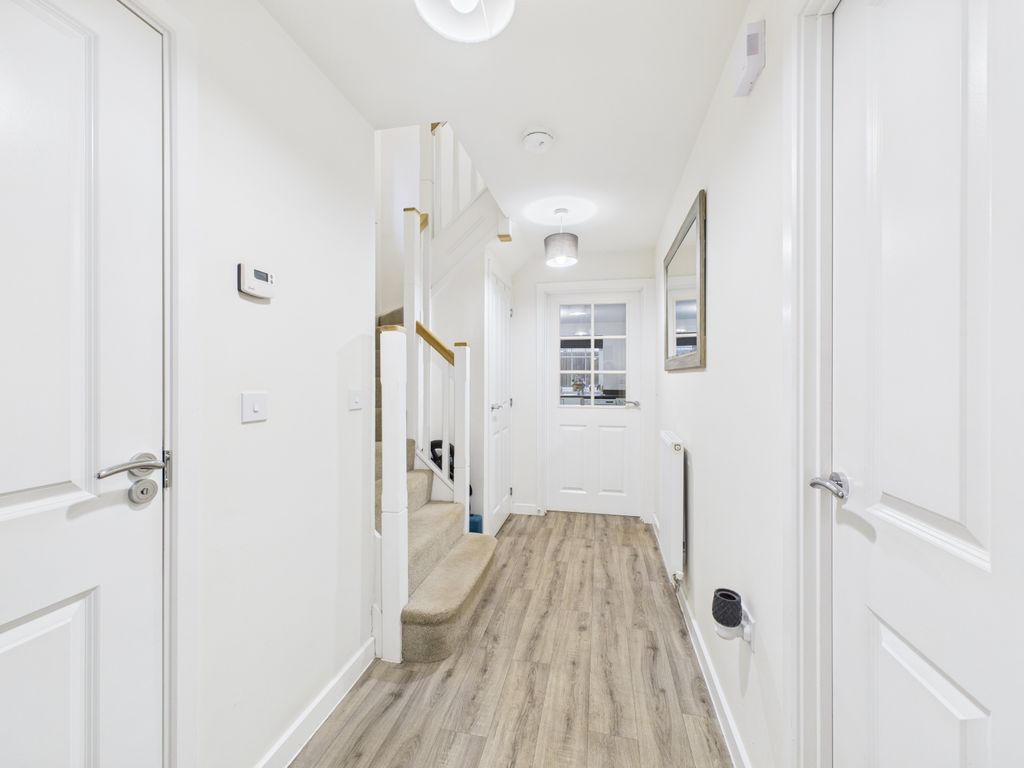 Property photo 3 of 16 Cam02313G0-Pr0103-Still015