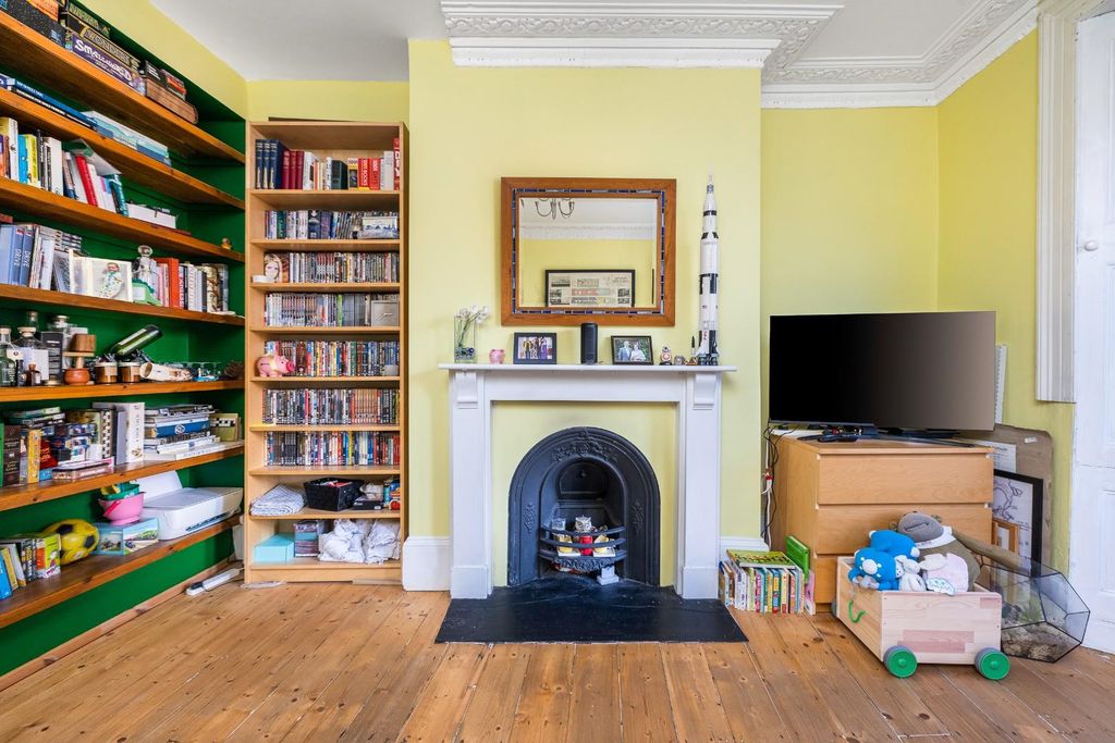 Property photo 1 of 21 21 Dean Lane 2.Jpg