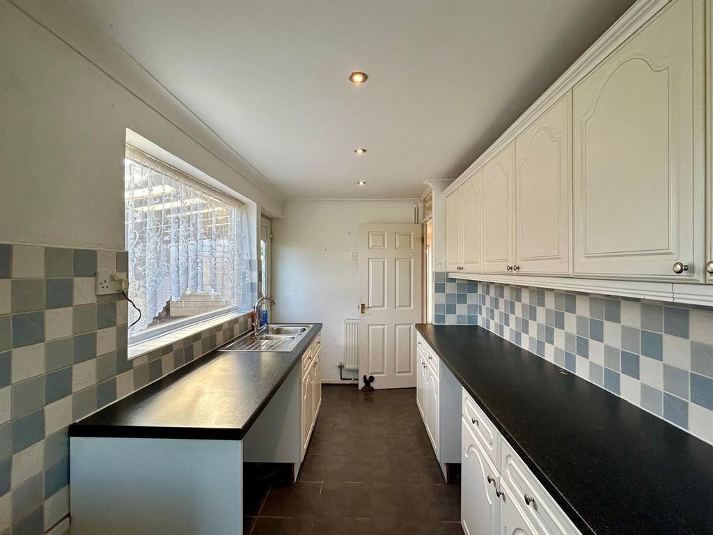 Property photo 2 of 23 Kitchen