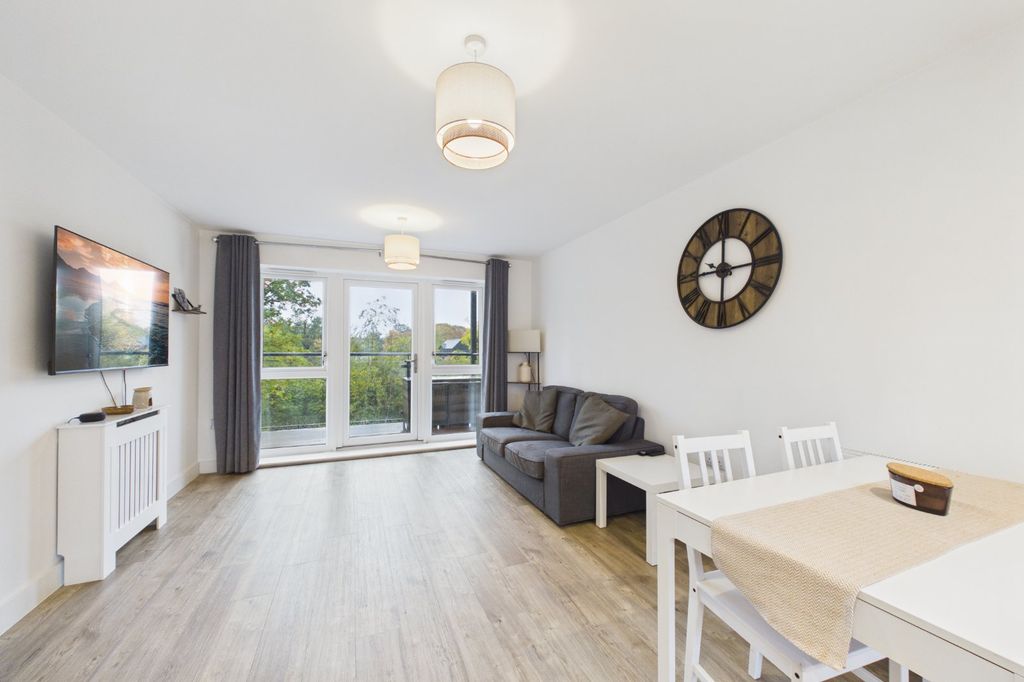 Property photo 2 of 10 Picture No. 04