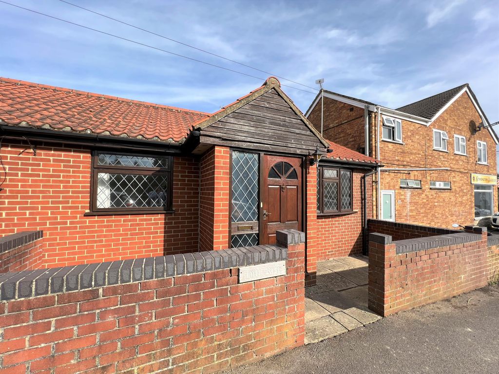 Property photo 1 of 7 Front