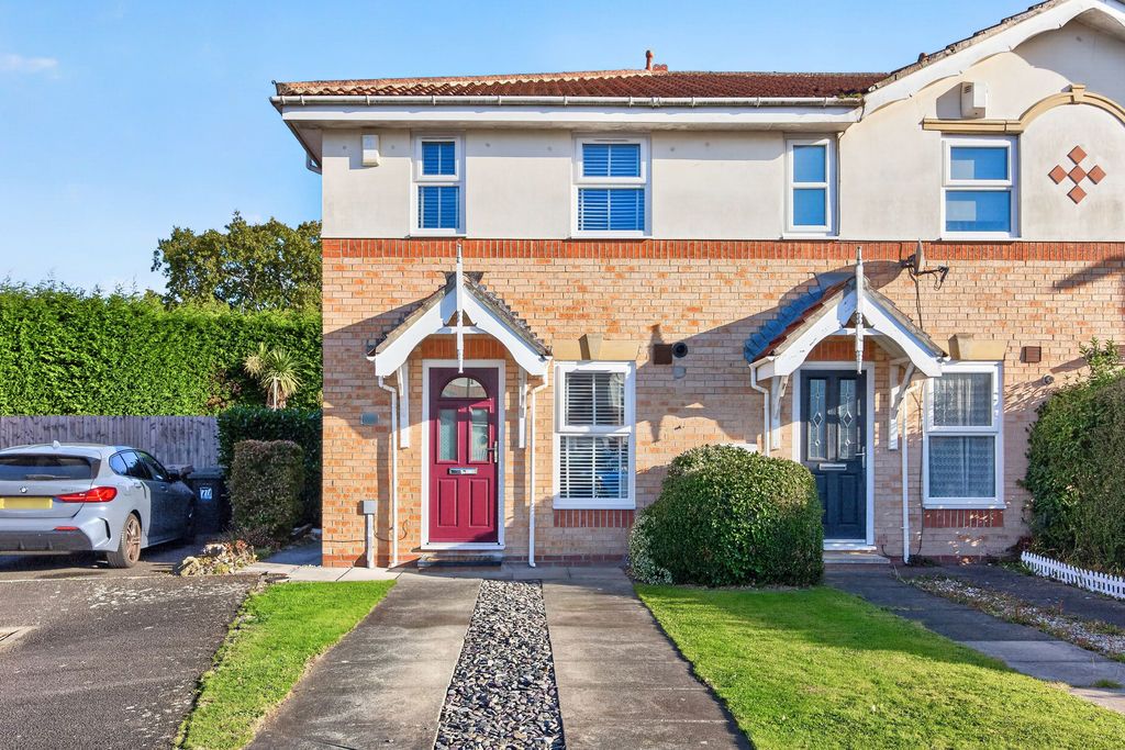 Property photo 1 of 16 Photo 9