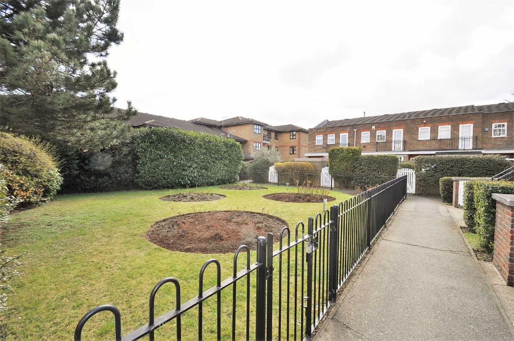 Property photo 3 of 12