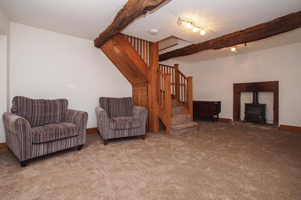 Property photo 3 of 30 5Aqueenstreetdl.Jpg