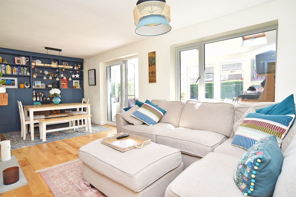 Property photo 2 of 19