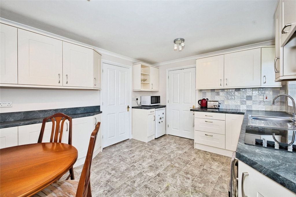 Property photo 3 of 21 Picture No. 22