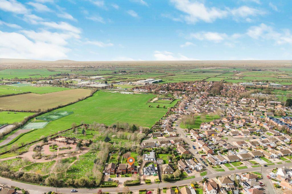 Property photo 3 of 25