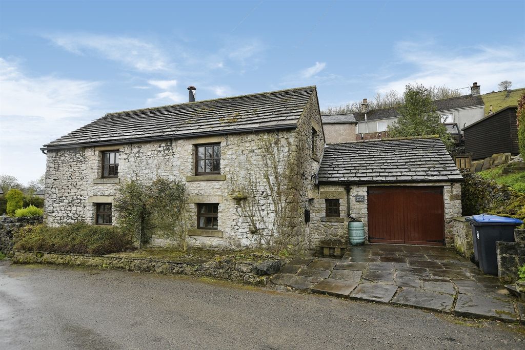 Property photo 2 of 14
