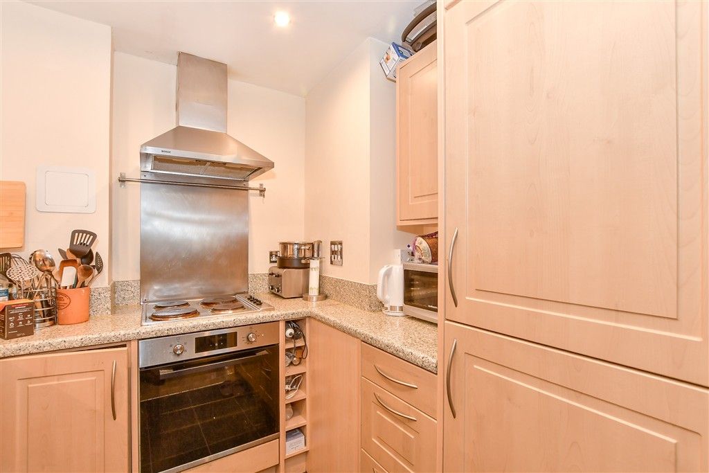 Property photo 1 of 8 Kitchen