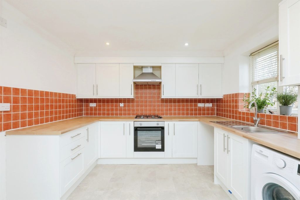 Property photo 3 of 14 Image