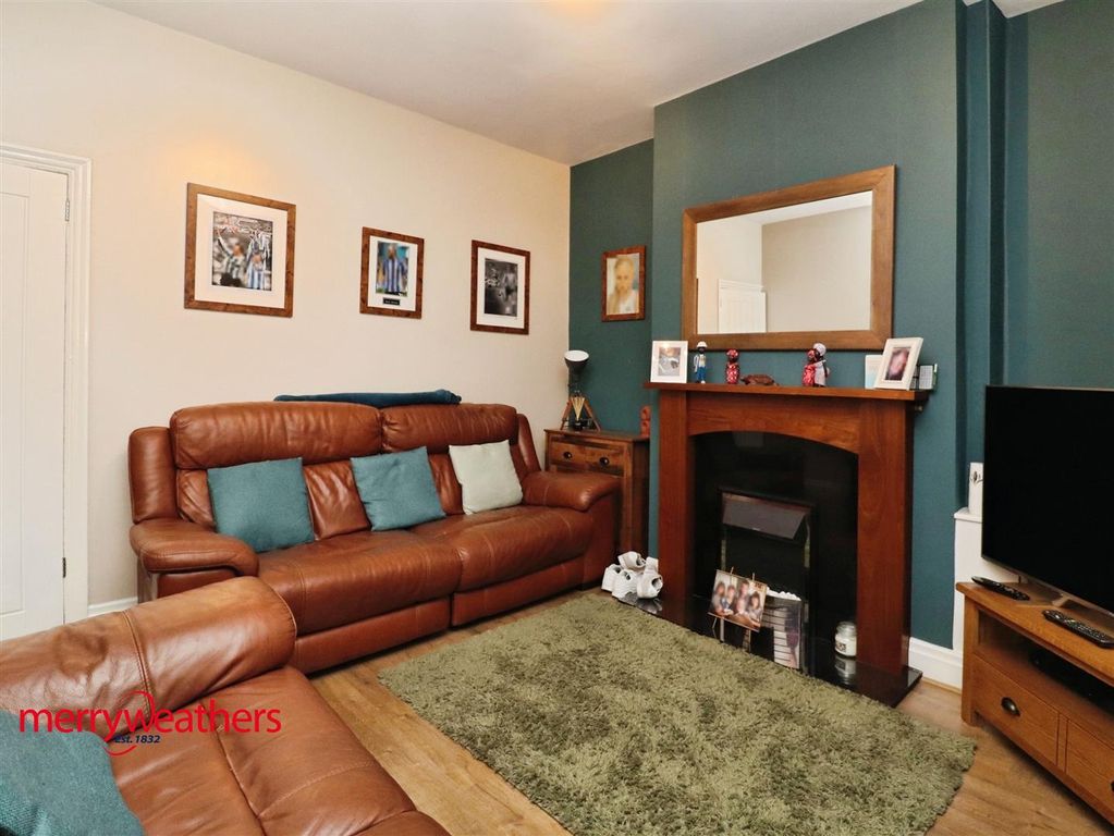 Property photo 2 of 12 Lounge