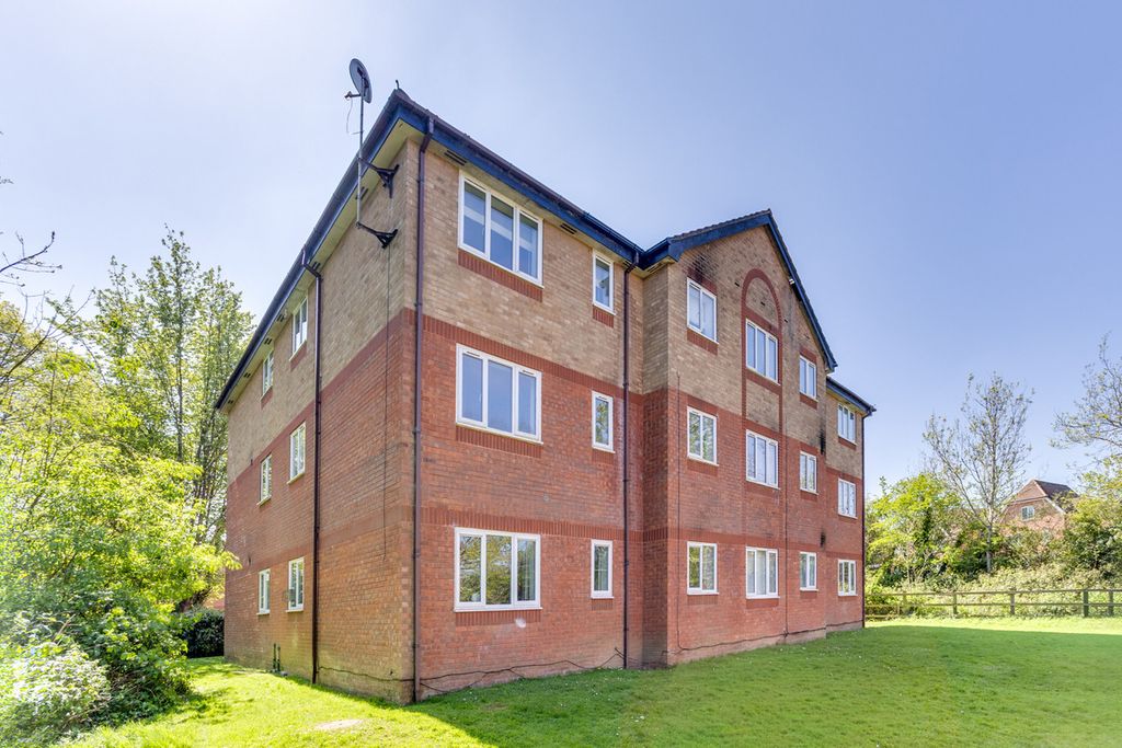 Property photo 1 of 18