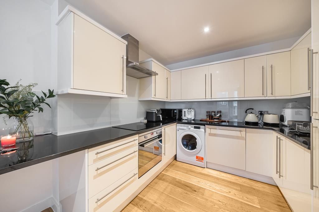 Property photo 2 of 18 Kitchen