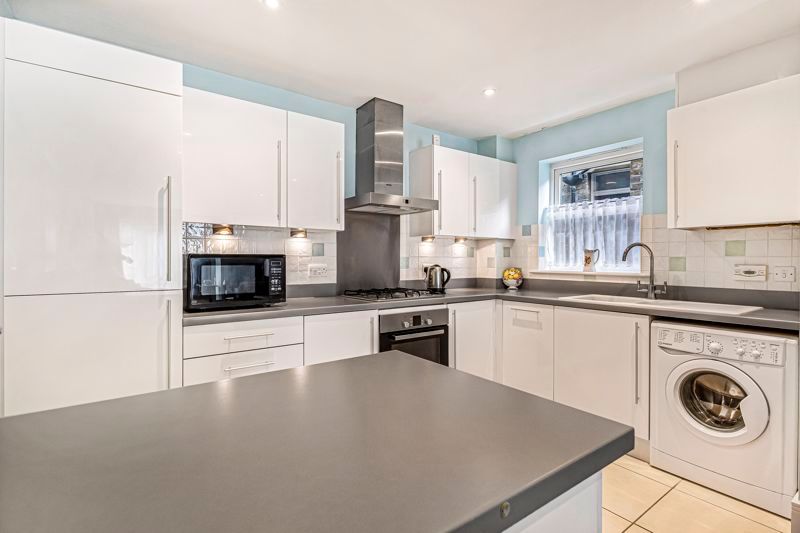 Property photo 3 of 16 Kitchen