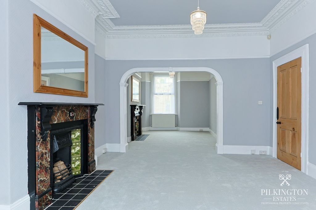 Property photo 2 of 19 5252552