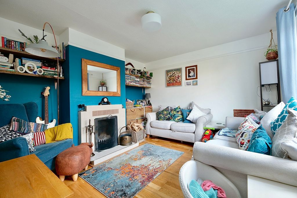 Property photo 2 of 11