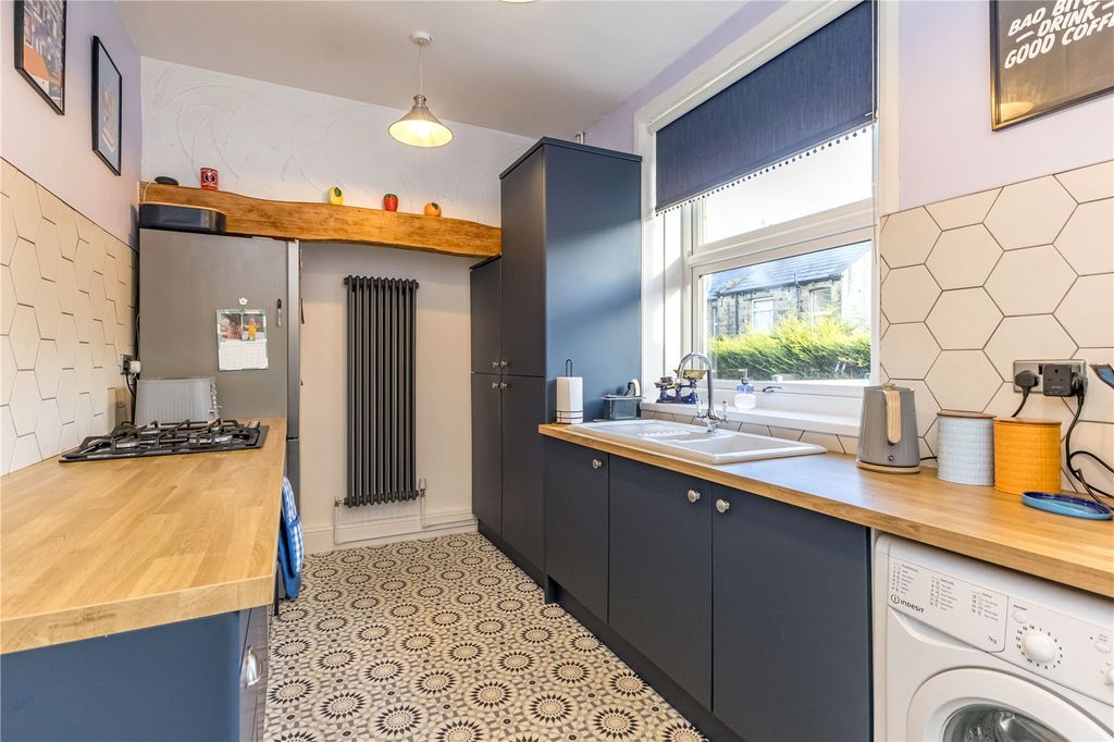 Property photo 3 of 19 Breakfast Kitchen