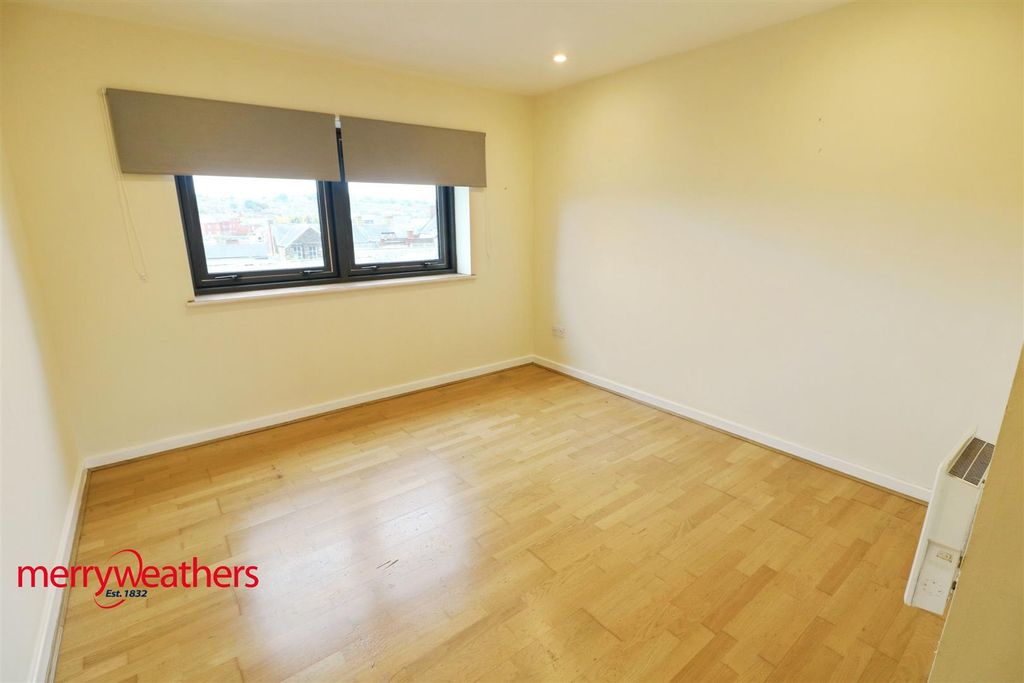 Property photo 2 of 8 Lounge