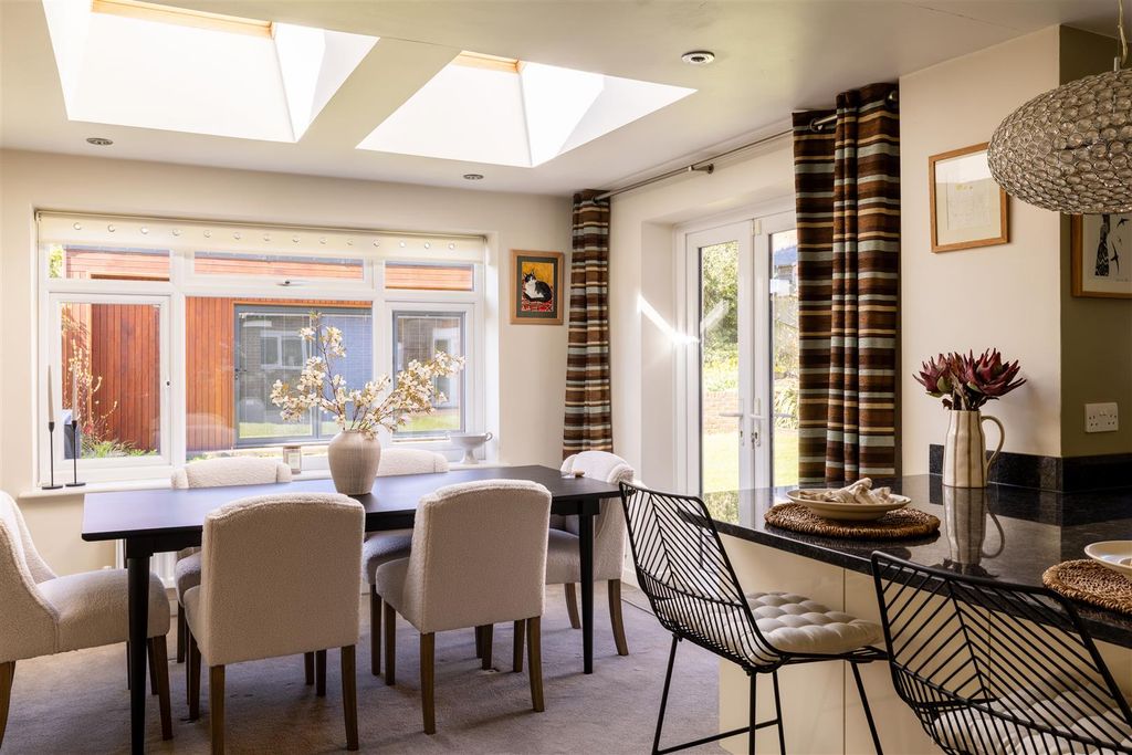 Additional image 13 of 4 bed detached house for saleBeaufort Close, Reigate RH2