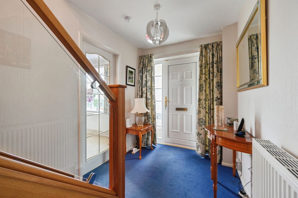 Property photo 3 of 14 Entrance Hallway: