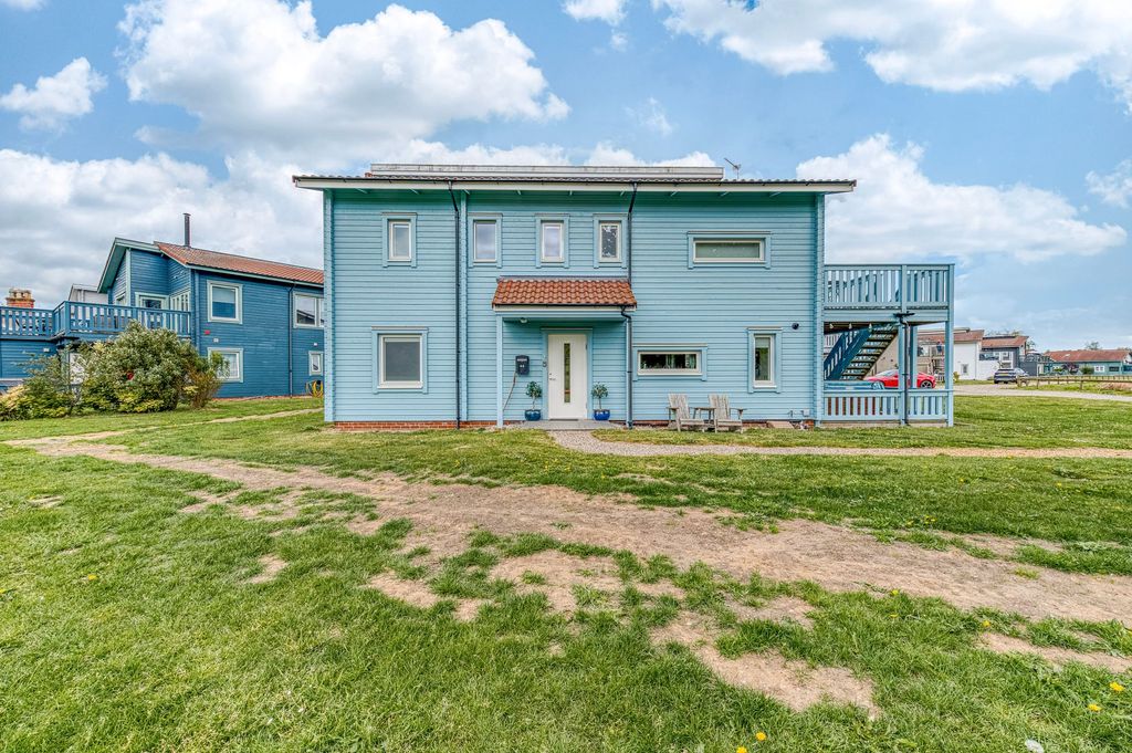 Property photo 1 of 24