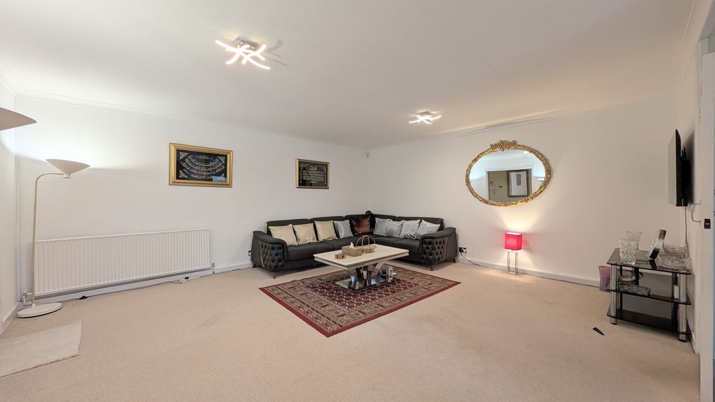 Property photo 2 of 13 Image