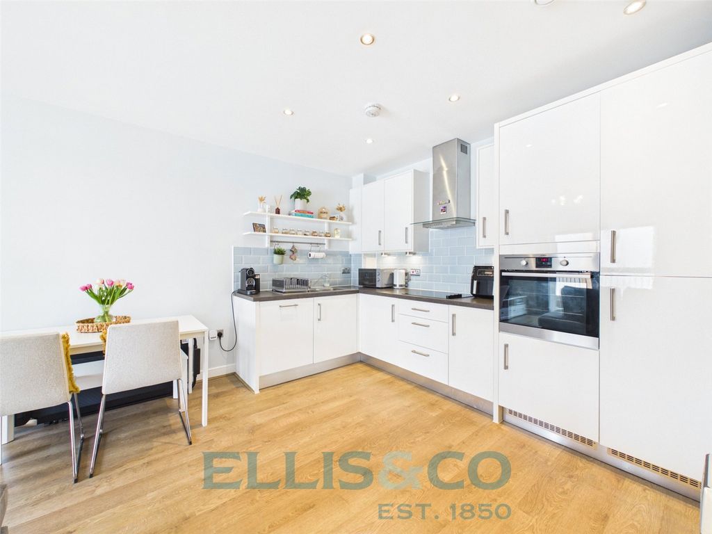 Property photo 2 of 11 Picture No. 07