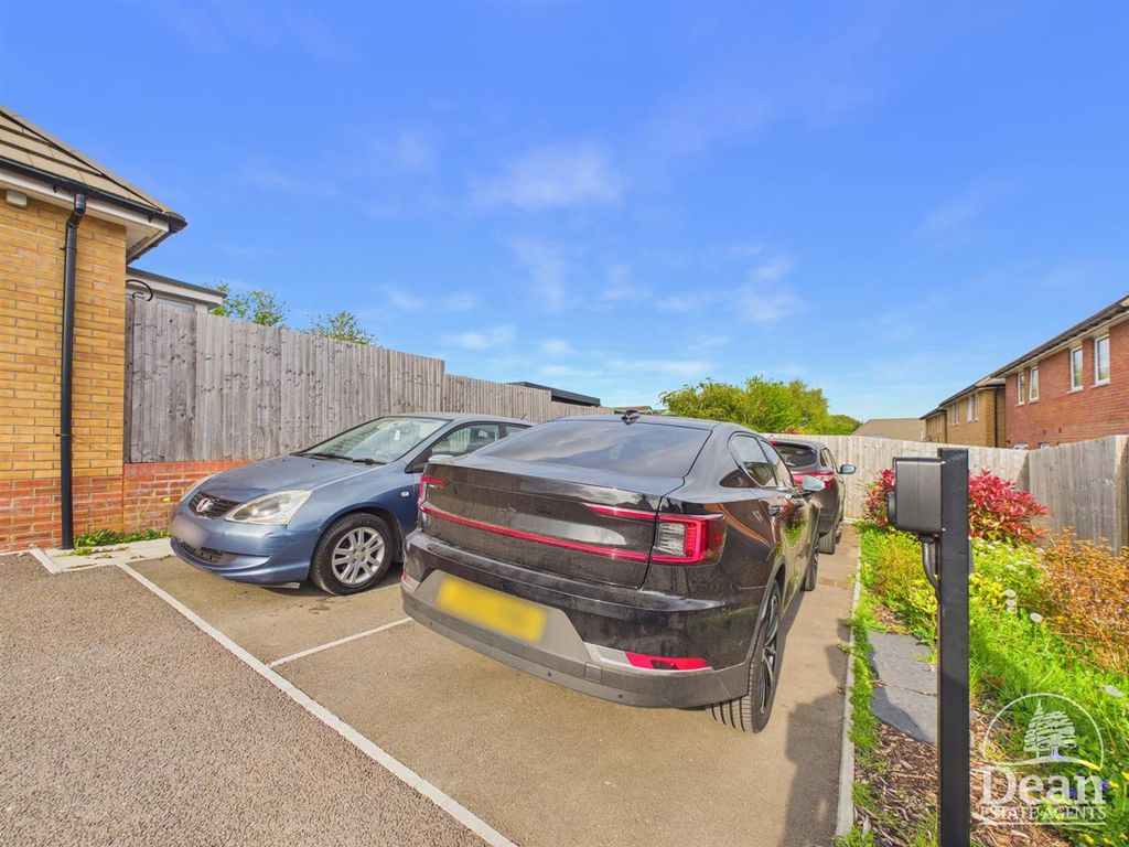 Property photo 2 of 15