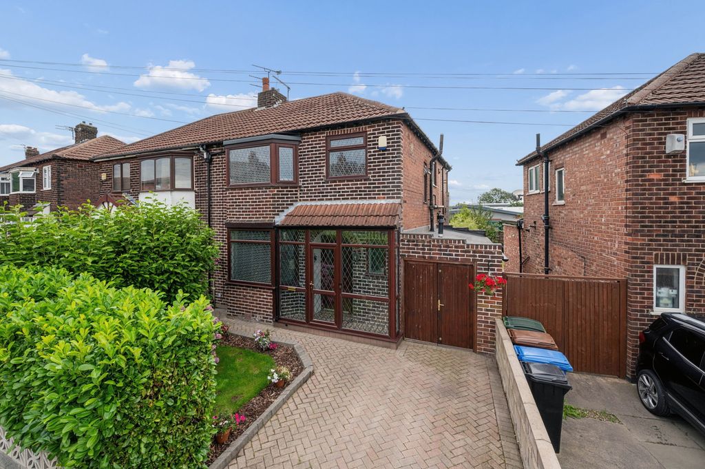 Property photo 2 of 17