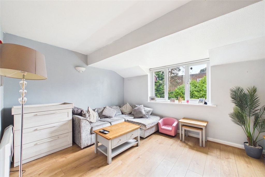 Property photo 3 of 7 Picture No. 14