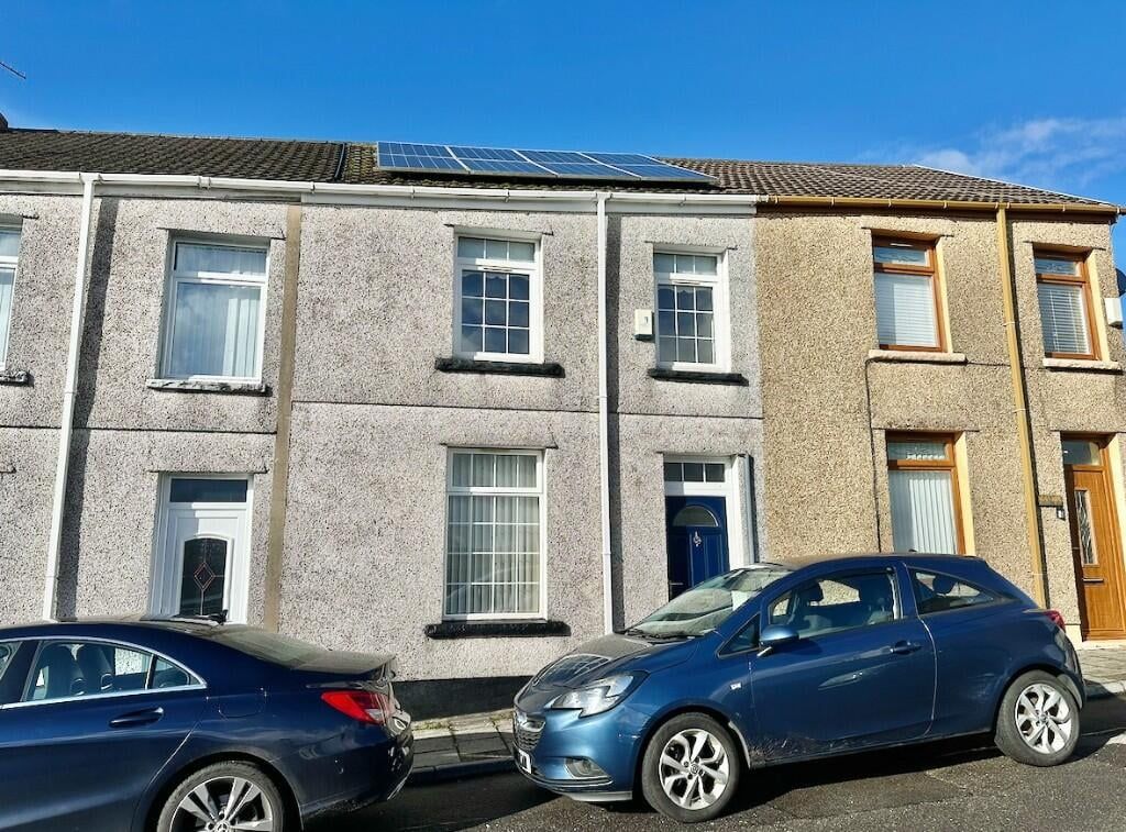 Property photo 1 of 12
