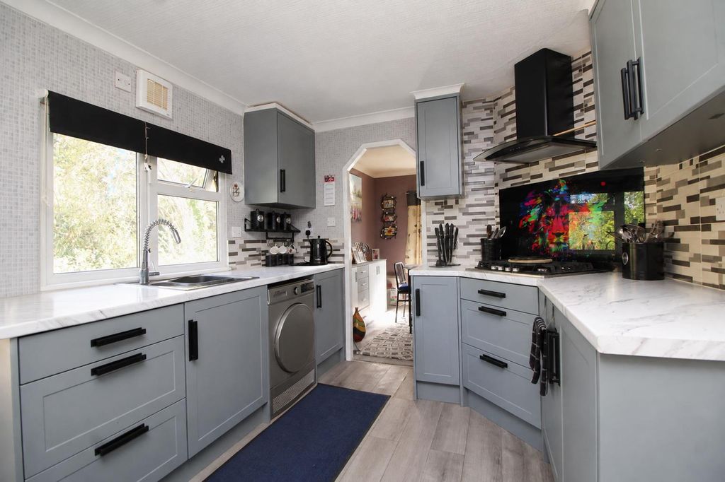 Property photo 3 of 13 Kitchen Image 2.Png