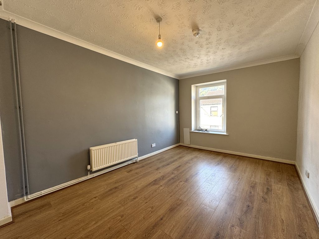 Property photo 3 of 10 Photo 14