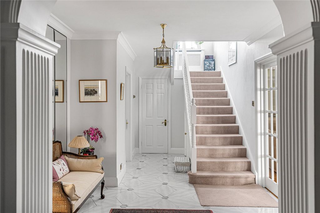 Property photo 3 of 25 Stairs