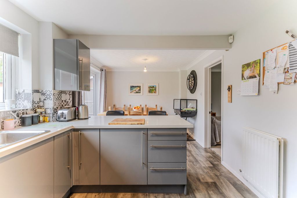 Property photo 2 of 26