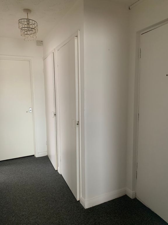 Property photo 3 of 24 Entrance Hall