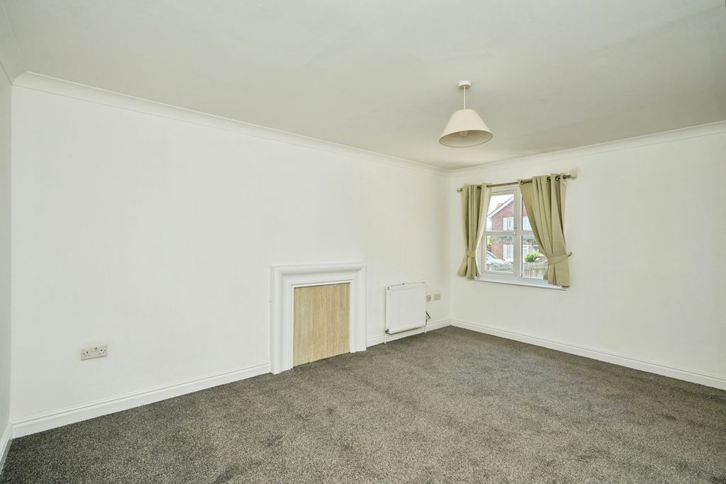 Property photo 3 of 17 Photo