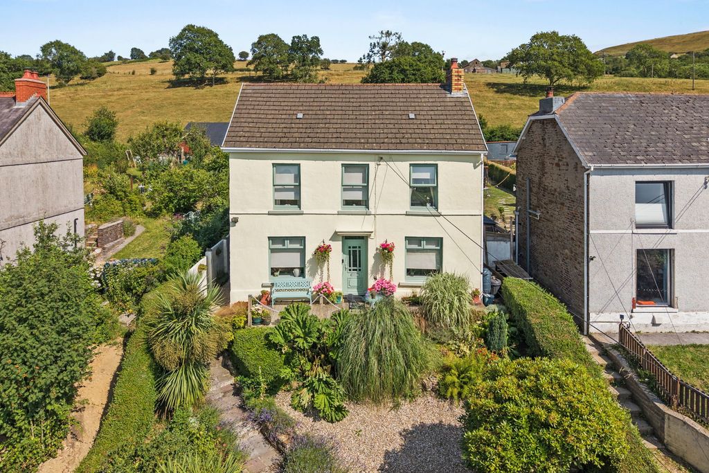 Property photo 1 of 33
